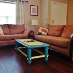 Clean And Cozy Savannah House Near Tybee Beaches!