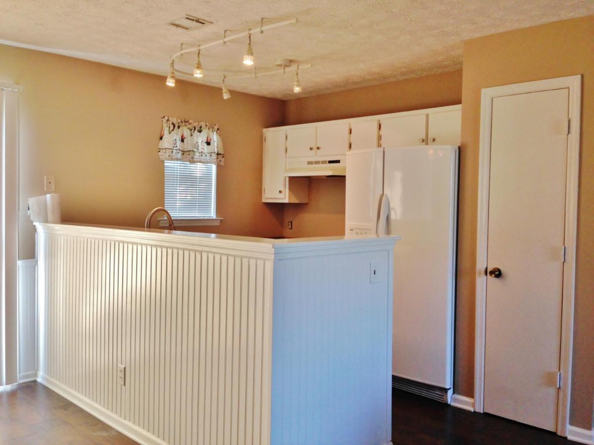 Clean And Cozy House Near Tybee Beaches! Holiday home