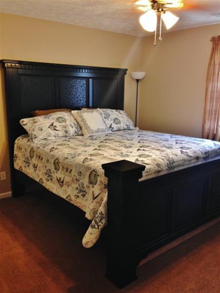 Clean And Cozy House Near Tybee Beaches!
